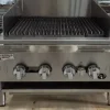 מכשיר גריל גז מסחרי דגם Buffalo Grill, רוחב 61 ס"מ עם 4 מבערים