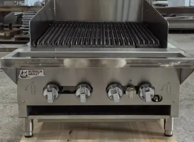 מכשיר גריל גז מסחרי דגם Buffalo Grill, רוחב 61 ס"מ עם 4 מבערים