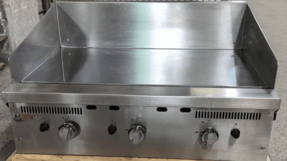 פלנצ'ה גז תוצרת Buffalo Grill, 92 ס"מ - 3 מבערים ומשטח כרום חלק